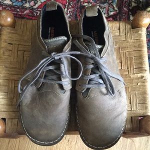 Men’s Merrell leather shoes size 8.5